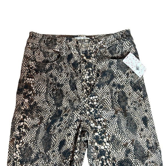 We The Free Faux Snakeskin Print Raw Hem Ankle High Rise Jeggings Sz.31 NWT - Picture 7 of 16